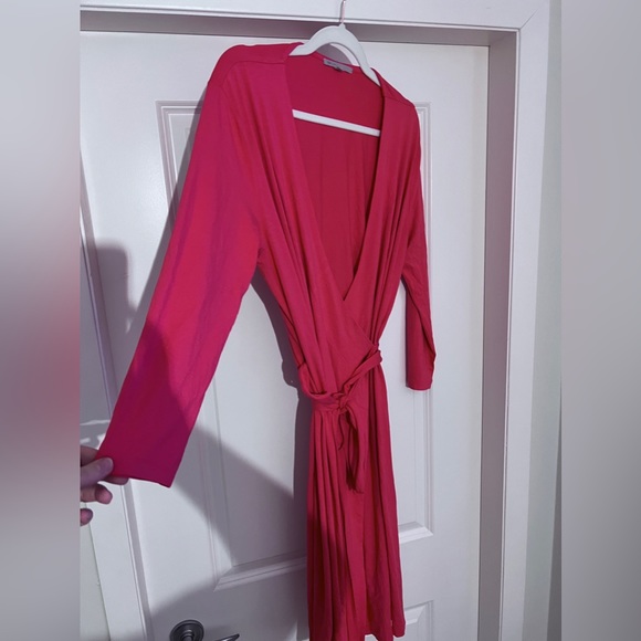 ‼️Final Sale Before Donation‼️ pink wrap dress. Never worn, body skimming NWOT - Picture 3 of 5